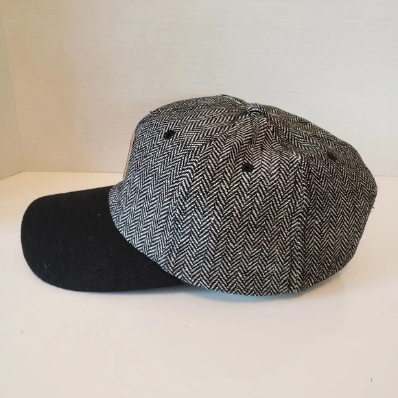 Merrell Black/Gray Herringbone Tweed Hat with Adjustable Strap. - Picture 6 of 7